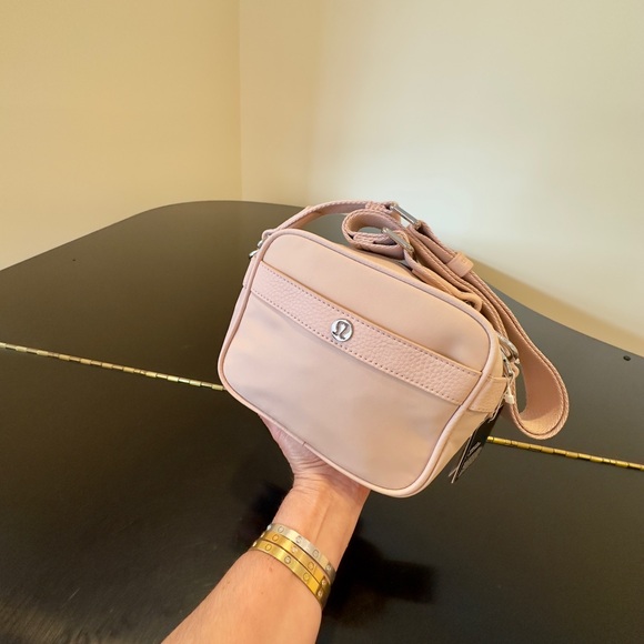 NWT Athletic Athleisure Streetwear Lululemon Now and Always Crossbody Mini/Bag - Picture 11 of 17